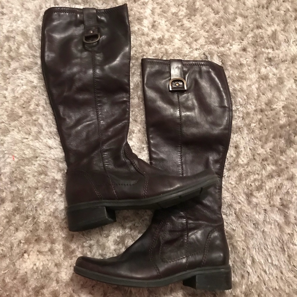 Brown boots